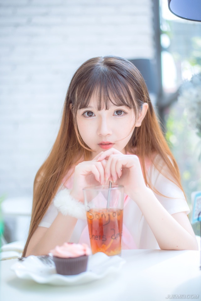 “包括在下。”点点头，事到如今，十万大军围城，城中军民已经跟刘璋离心离德，孟达已经没必要继续遮掩下去了。